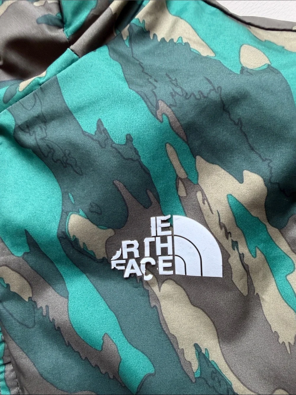 The North Face Boys Reversible Mossbud Swirl Insulated Hooded Jacket Camo Olive